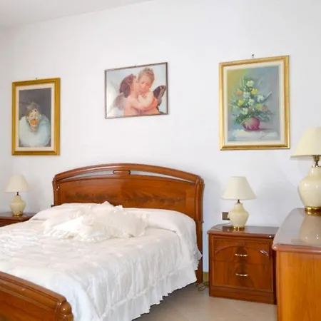 House With 3 Bedrooms In With Enclosed Garden And Wifi 2 Km From The Holiday home San Vincenzo